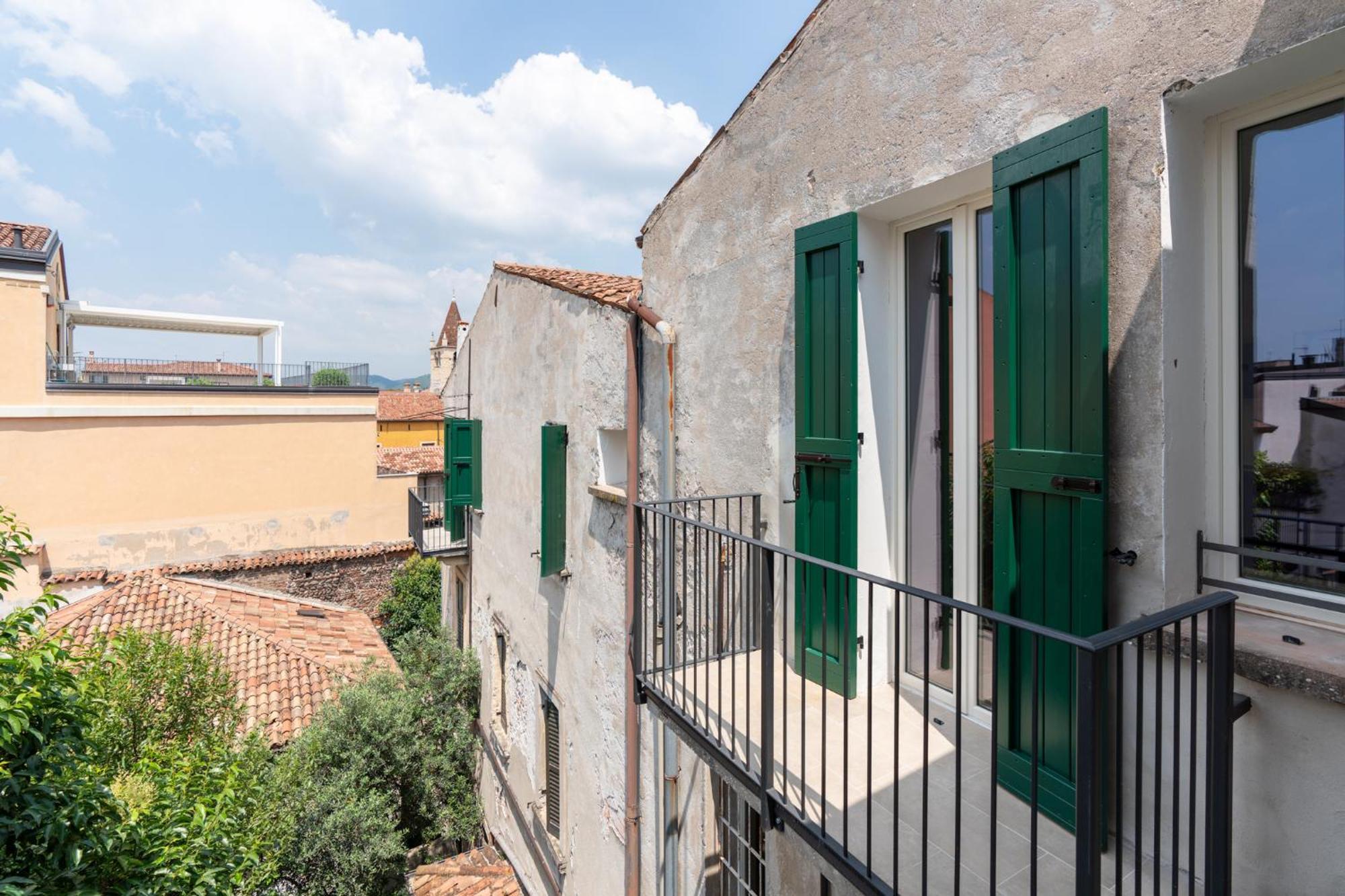 Aparthotel Palazzo Delle Guglie By Postcardsfrom Werona Zewnętrze zdjęcie